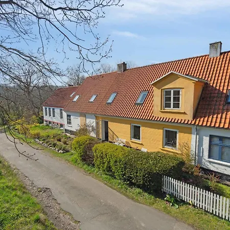 Idyllic House By Hammerso And The Opal